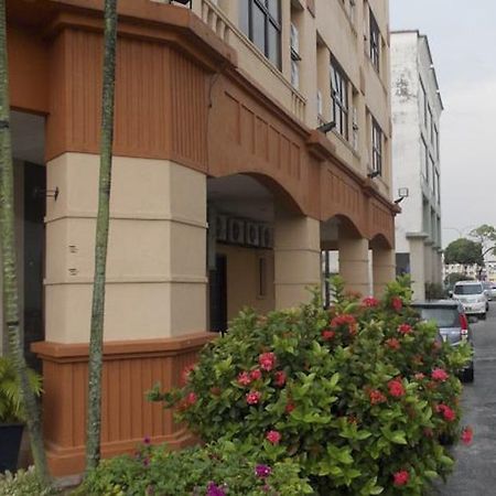 Sri Sutra Hotel Bandar Puchong Utama Esterno foto