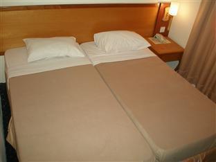 Sri Sutra Hotel Bandar Puchong Utama Esterno foto