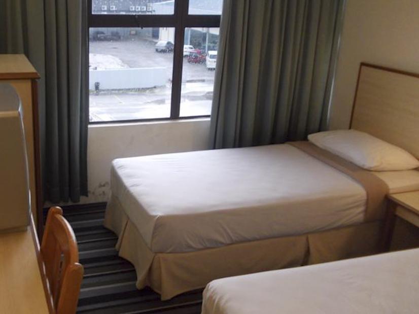 Sri Sutra Hotel Bandar Puchong Utama Esterno foto